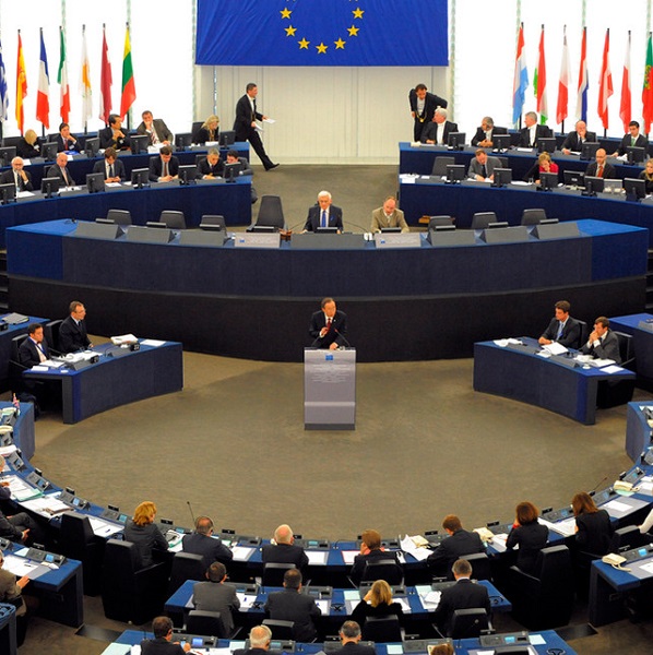 Европарламент поддержал безвизовый режим для Украины