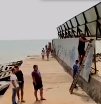 В Одессе открыт доступ на пляж, который захватил экс-министр