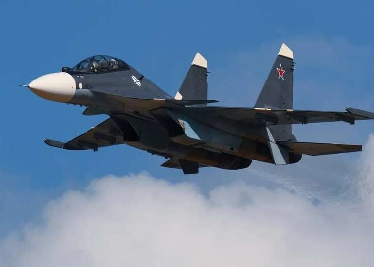 Двомісний винищувач Су-30СМ розбився в Калінінградській області, екіпаж врятувався