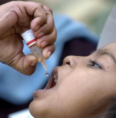 Вакцинация от полиомиелита. Число жертв растет