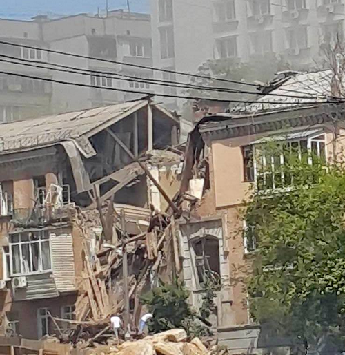 В Киеве в жилом доме прогремел взрыв
