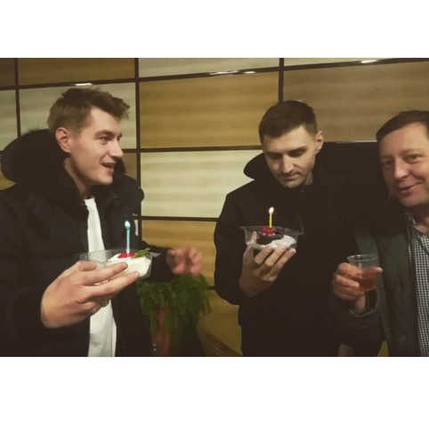 Алексей Воробьев праздновал День Рождения в аэропорту