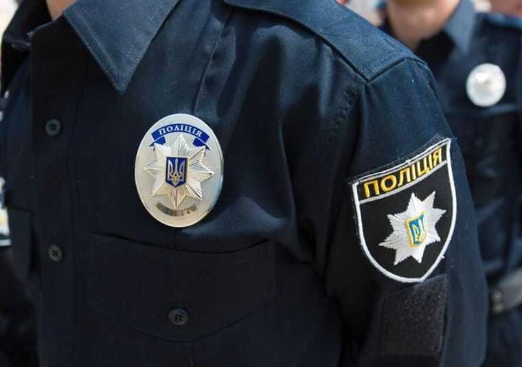 Опублікували знімки з місця інциденту зі стріляниною в Печерському ТЦК Києва