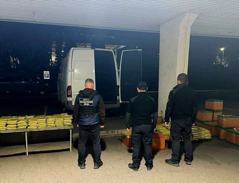 652 kg of kratom-like substance found in Mercedes minibus at Tysa border crossing